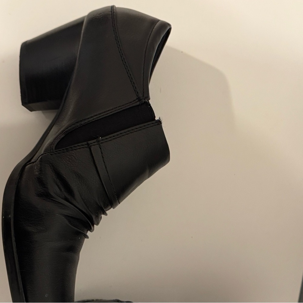 BareTraps Raini Black Leather Zippered Stretch Ankle Booties - Picture 4 of 7
